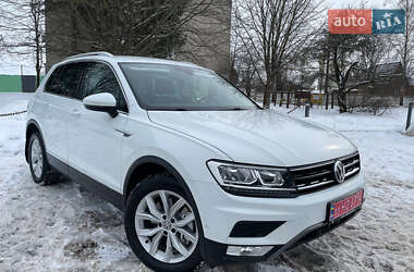 Внедорожник / Кроссовер Volkswagen Tiguan 2017 в Ровно