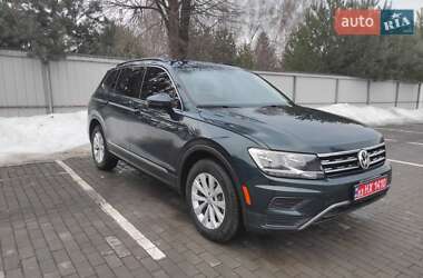 Внедорожник / Кроссовер Volkswagen Tiguan 2017 в Луцке