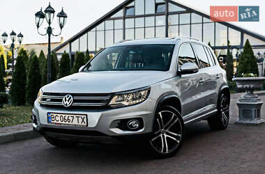 Внедорожник / Кроссовер Volkswagen Tiguan 2016 в Винниках
