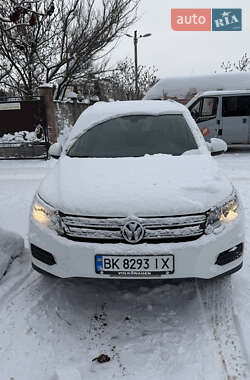 Позашляховик / Кросовер Volkswagen Tiguan 2016 в Рівному