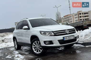 Позашляховик / Кросовер Volkswagen Tiguan 2015 в Києві