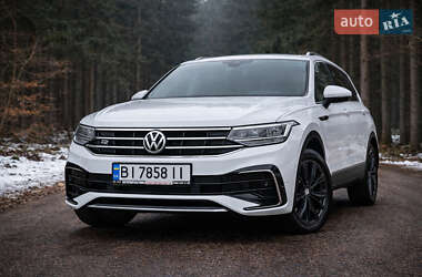 Внедорожник / Кроссовер Volkswagen Tiguan 2023 в Полтаве
