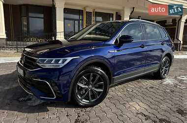 Внедорожник / Кроссовер Volkswagen Tiguan 2022 в Киеве