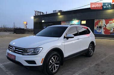 Внедорожник / Кроссовер Volkswagen Tiguan 2021 в Львове