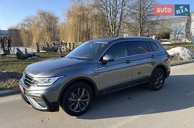 Внедорожник / Кроссовер Volkswagen Tiguan 2022 в Луцке