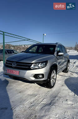 Внедорожник / Кроссовер Volkswagen Tiguan 2016 в Нижней Апше