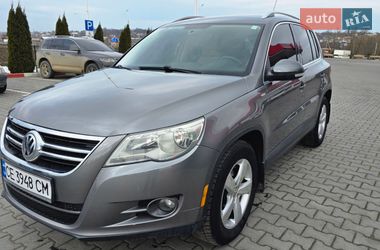 Позашляховик / Кросовер Volkswagen Tiguan 2010 в Чернівцях