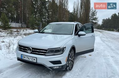 Внедорожник / Кроссовер Volkswagen Tiguan 2017 в Ахтырке