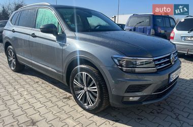 Внедорожник / Кроссовер Volkswagen Tiguan 2019 в Буске