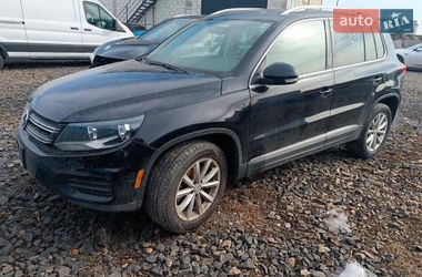 Внедорожник / Кроссовер Volkswagen Tiguan 2016 в Львове