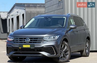 Внедорожник / Кроссовер Volkswagen Tiguan 2022 в Киеве