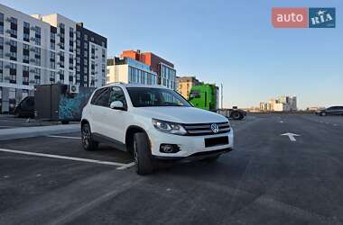 Внедорожник / Кроссовер Volkswagen Tiguan 2014 в Ровно