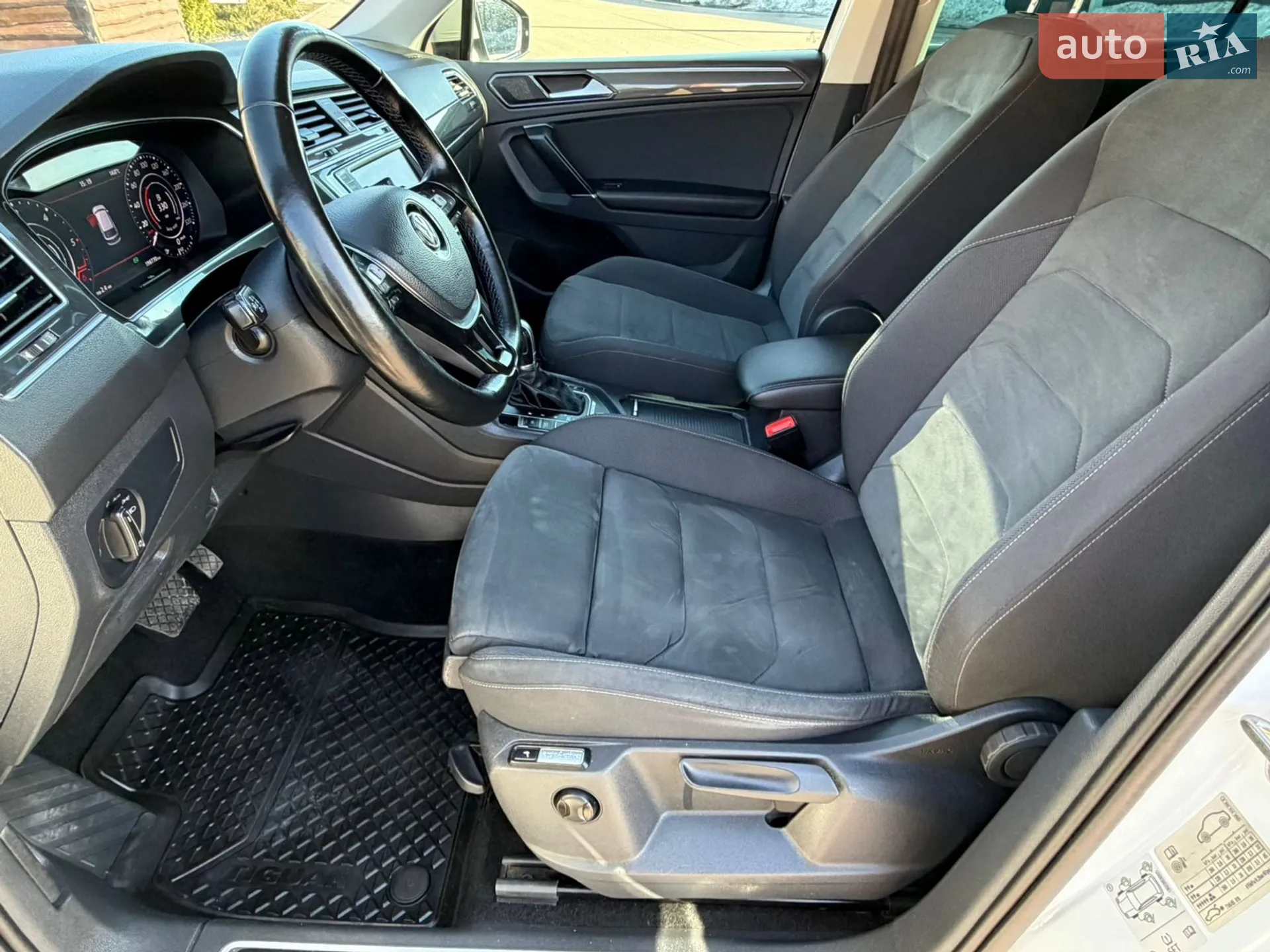 2017 Volkswagen Tiguan - мініатюра 41