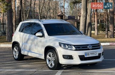 Позашляховик / Кросовер Volkswagen Tiguan 2012 в Харкові