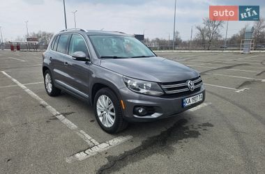 Внедорожник / Кроссовер Volkswagen Tiguan 2015 в Киеве