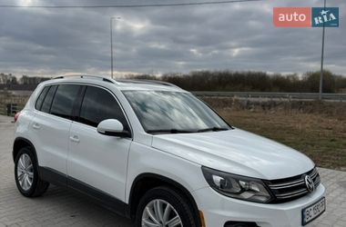 Внедорожник / Кроссовер Volkswagen Tiguan 2015 в Городке