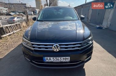 Внедорожник / Кроссовер Volkswagen Tiguan 2017 в Киеве