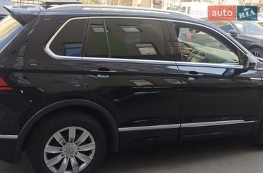 Внедорожник / Кроссовер Volkswagen Tiguan 2017 в Киеве