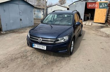 Внедорожник / Кроссовер Volkswagen Tiguan 2016 в Полтаве