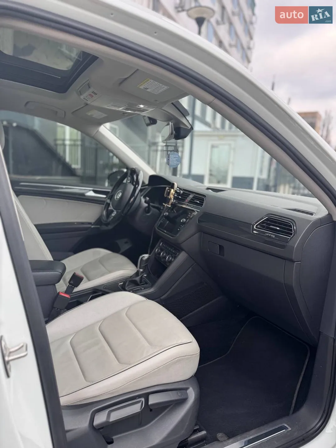 2017 Volkswagen Tiguan - мініатюра 9