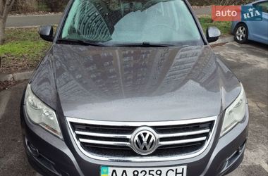 Позашляховик / Кросовер Volkswagen Tiguan 2011 в Києві