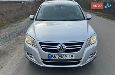 Внедорожник / Кроссовер Volkswagen Tiguan 2009 в Ровно