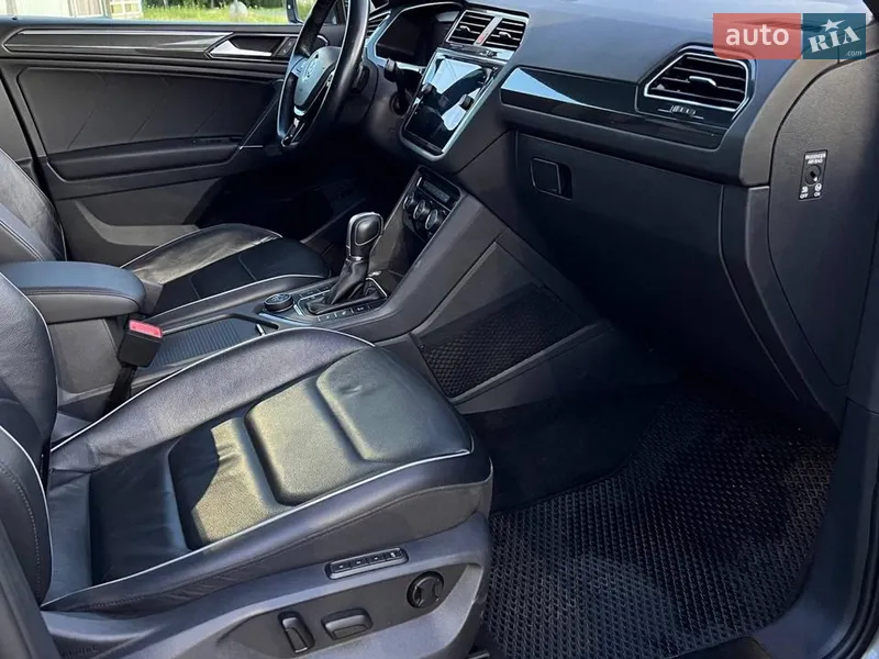 Volkswagen Tiguan 2018 VIN WVGZZZ5NZJM123670 фото оголошення 12 з 61