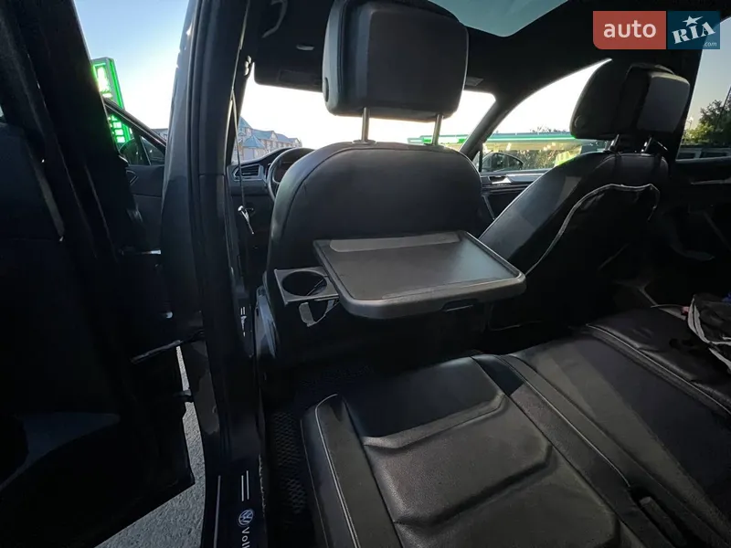 Volkswagen Tiguan 2018 VIN WVGZZZ5NZJM123670 фото оголошення 18 з 61