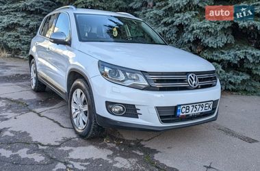 Позашляховик / Кросовер Volkswagen Tiguan 2015 в Чернігові