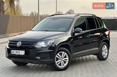 Внедорожник / Кроссовер Volkswagen Tiguan 2016 в Днепре