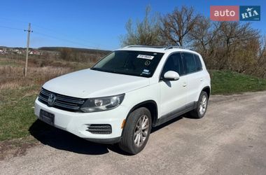 Внедорожник / Кроссовер Volkswagen Tiguan 2017 в Шумске
