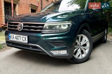 Внедорожник / Кроссовер Volkswagen Tiguan 2017 в Киеве