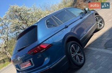 Внедорожник / Кроссовер Volkswagen Tiguan 2018 в Ужгороде
