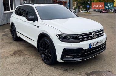 Позашляховик / Кросовер Volkswagen Tiguan 2021 в Бобрику