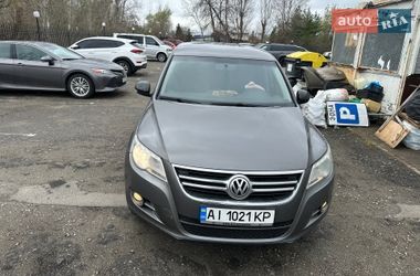 Позашляховик / Кросовер Volkswagen Tiguan 2011 в Києві