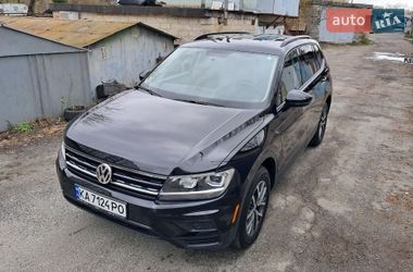 Позашляховик / Кросовер Volkswagen Tiguan 2021 в Києві