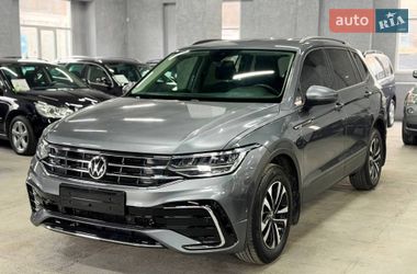 Внедорожник / Кроссовер Volkswagen Tiguan 2023 в Каменском
