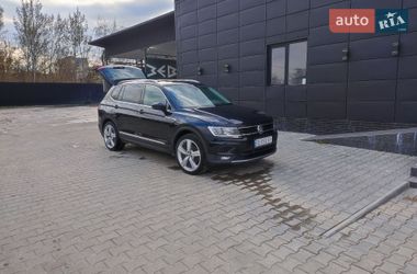 Внедорожник / Кроссовер Volkswagen Tiguan 2018 в Новоднестровске