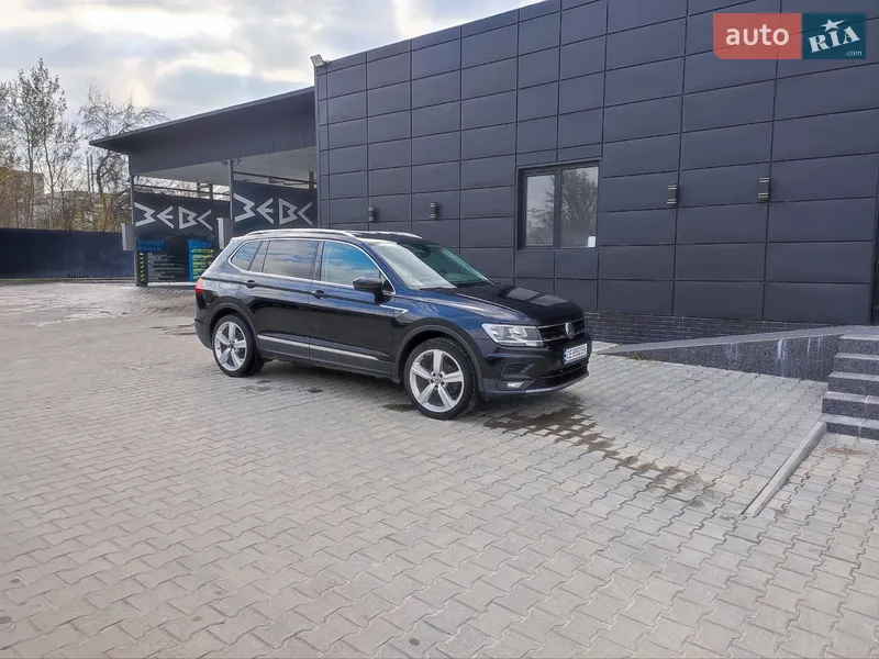 Volkswagen Tiguan 2017 VIN WVGTV7AX5HK024101 фото оголошення 55 з 98
