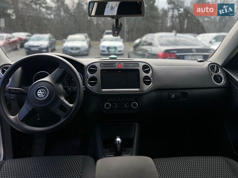 Внедорожник / Кроссовер Volkswagen Tiguan 2010 в Львове