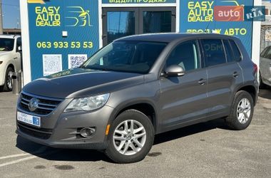 Позашляховик / Кросовер Volkswagen Tiguan 2010 в Києві