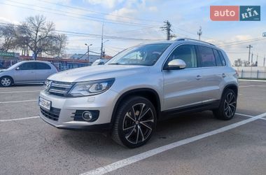 Позашляховик / Кросовер Volkswagen Tiguan 2015 в Одесі