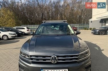 Внедорожник / Кроссовер Volkswagen Tiguan 2019 в Львове