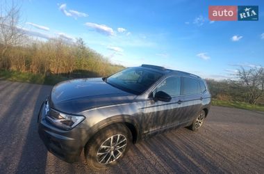 Внедорожник / Кроссовер Volkswagen Tiguan 2019 в Буске