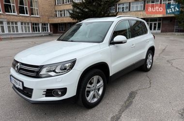 Внедорожник / Кроссовер Volkswagen Tiguan 2016 в Киеве