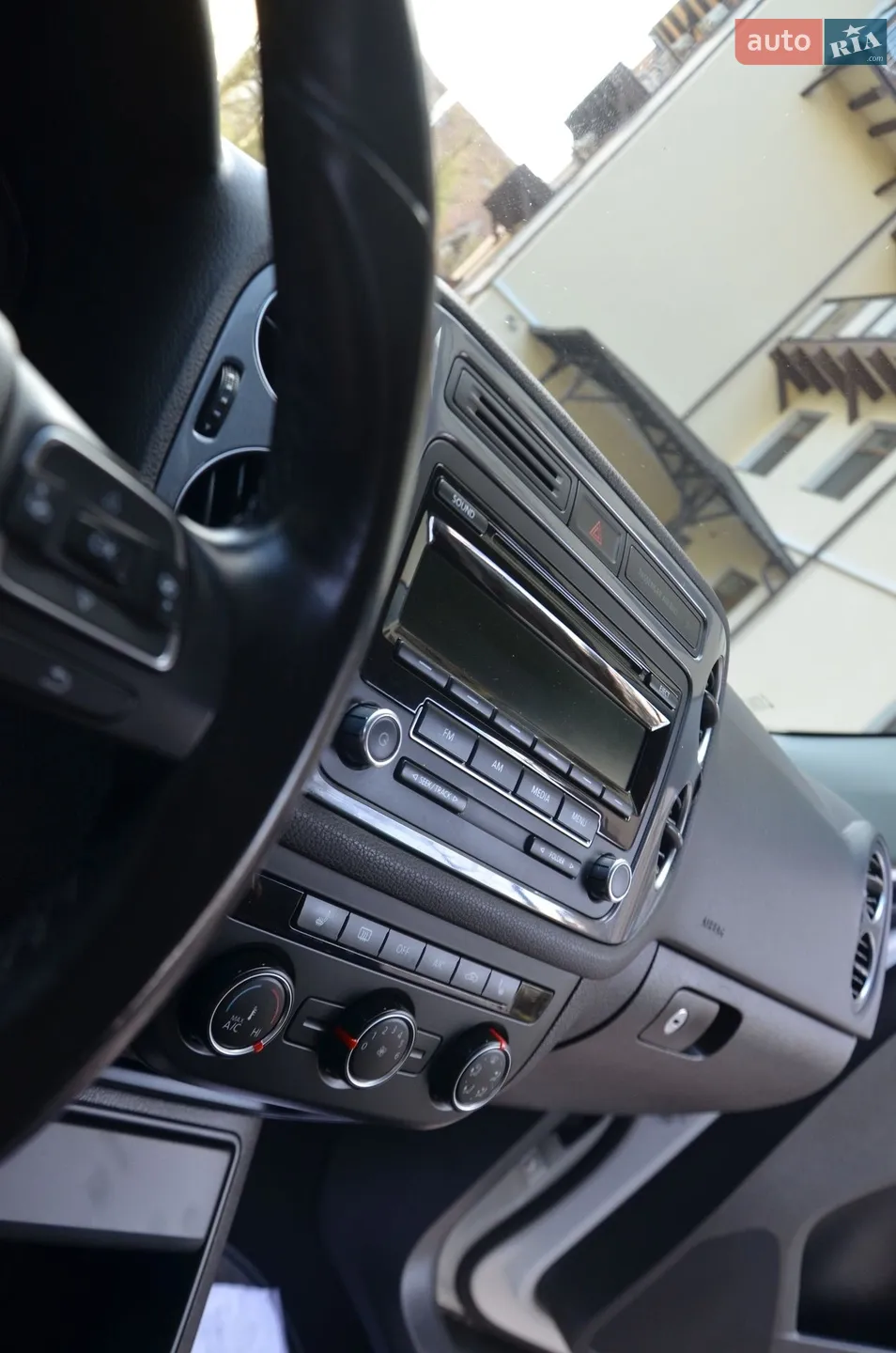 2014 Volkswagen Tiguan - мініатюра 38