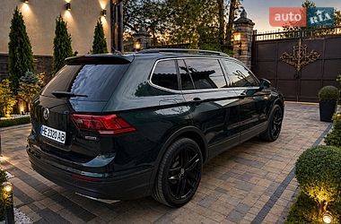 Внедорожник / Кроссовер Volkswagen Tiguan 2019 в Николаеве