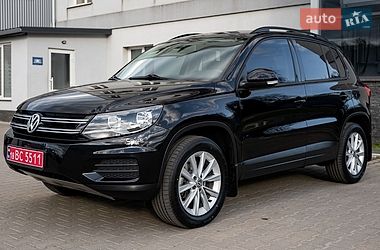 Внедорожник / Кроссовер Volkswagen Tiguan 2017 в Киеве