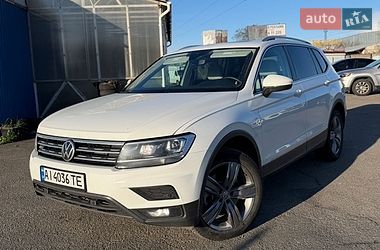 Внедорожник / Кроссовер Volkswagen Tiguan 2020 в Киеве
