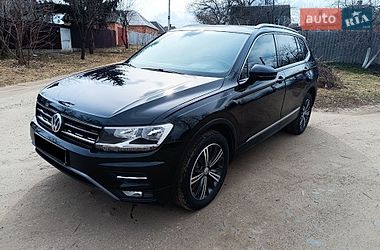 Внедорожник / Кроссовер Volkswagen Tiguan 2017 в Львове